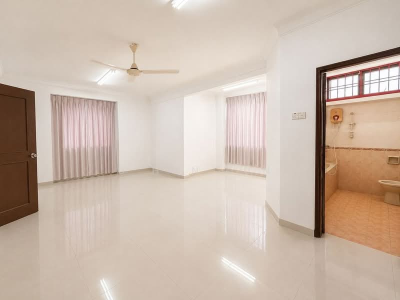 Semi-Detached House for Sale in Taman Perling (Perling) - U Hon Kun - Living Room - PropertyGuru.com.my