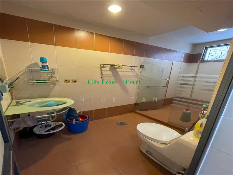 Semi-Detached House for Sale in Taman Bukit Raja (Klang) - Chloe Tan - Bathroom - PropertyGuru.com.my