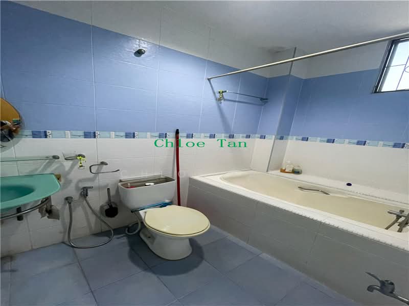 Semi-Detached House for Sale in Taman Bukit Raja (Klang) - Chloe Tan - Bathroom - PropertyGuru.com.my