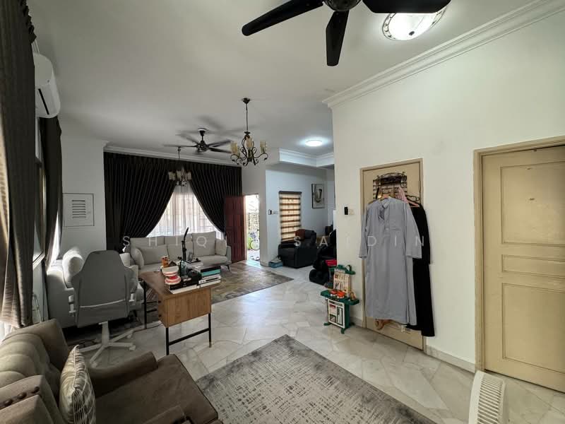 Rumah Teres 2 Tingkat untuk Dijual di Petaling Jaya (Selangor) - Shiqin Saidin - Living Room - PropertyGuru.com.my