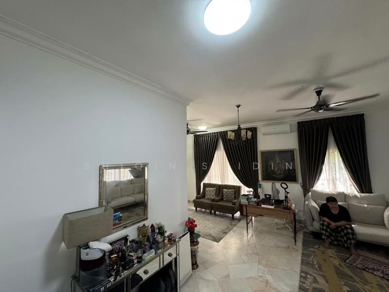 Rumah Teres 2 Tingkat untuk Dijual di Petaling Jaya (Selangor) - Shiqin Saidin - Living Room - PropertyGuru.com.my