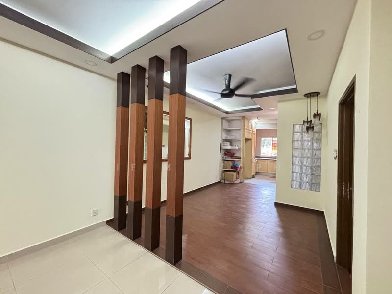 Rumah Teres 2 Tingkat untuk Dijual di Seksyen 11 (Kota Damansara) - Arif Mustapha - Living Room - PropertyGuru.com.my
