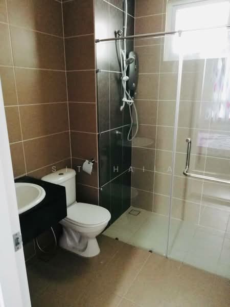 Condominium for Rent at Ceria Residences, Cyberjaya - Siti Haila - Bathroom - PropertyGuru.com.my