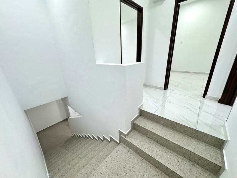 2-storey Terraced House for Sale in Taman Garing Utama (Rawang) - Bernard Ong - Corridor - PropertyGuru.com.my