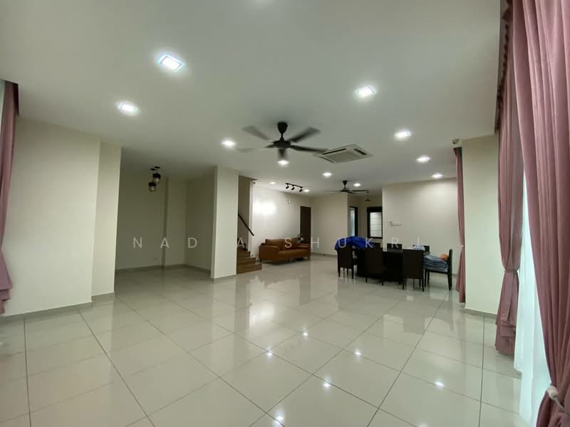 Rumah Berkembar untuk Disewa di Seksyen 7 (Shah Alam) - Nadia Shukri - Living Room - PropertyGuru.com.my