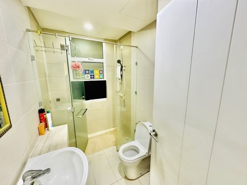 Service Residence for Rent at Summerton - KV LOO - Bathroom - PropertyGuru.com.my