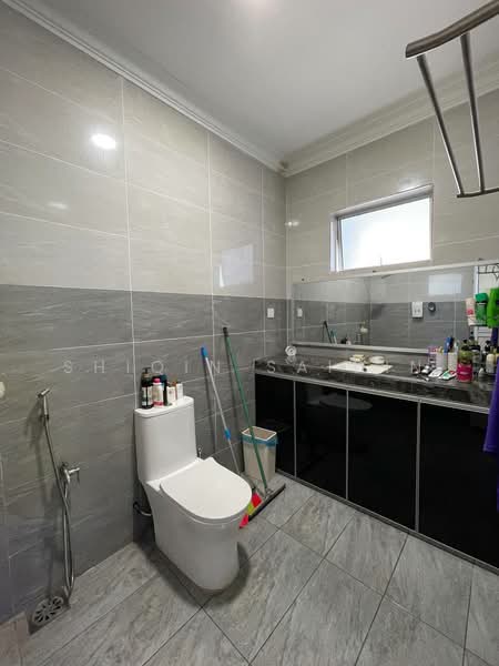 2.5-storey Terraced House for Sale in Bandar Puncak Alam (Puncak Alam) - Shiqin Saidin - Bathroom - PropertyGuru.com.my