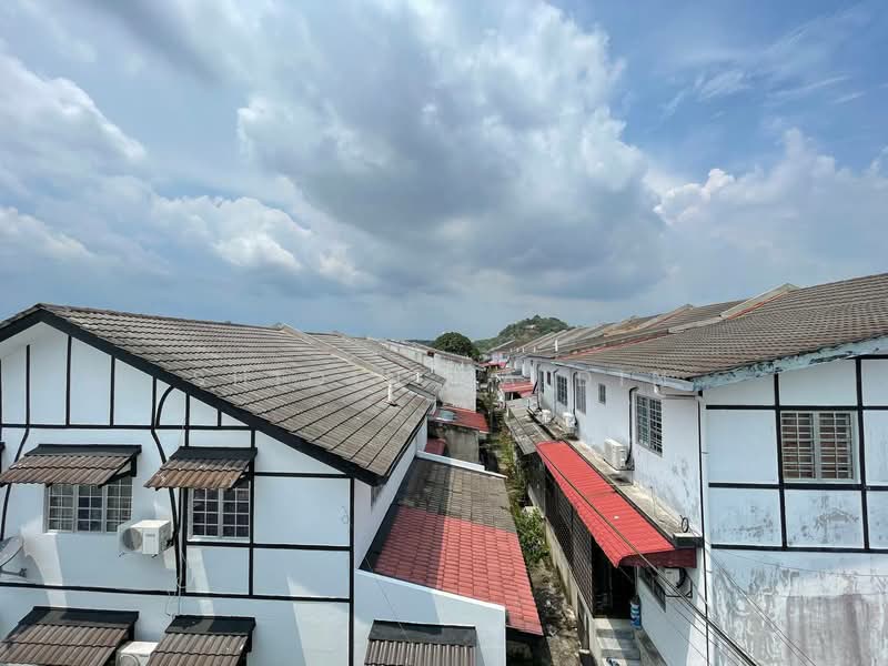 2.5-storey Terraced House for Sale in Bandar Puncak Alam (Puncak Alam) - Shiqin Saidin - Exterior - PropertyGuru.com.my