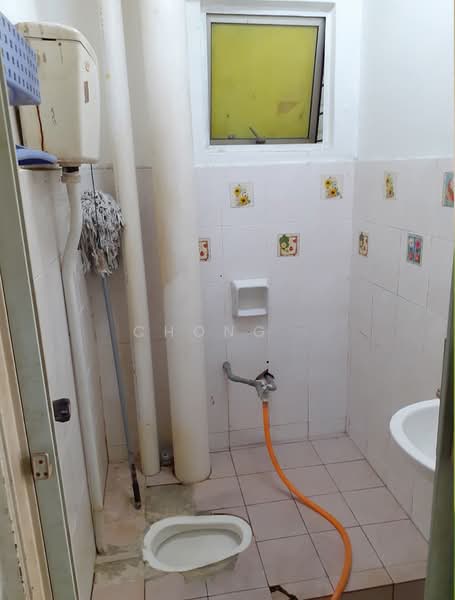 Apartment for Rent at Meranti Apartment - Chong . - Bathroom - PropertyGuru.com.my