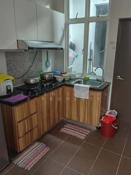 Kondominium untuk Dijual di M Condominium @ Larkin - Azlan Ismail aiproperty - Kitchen - PropertyGuru.com.my