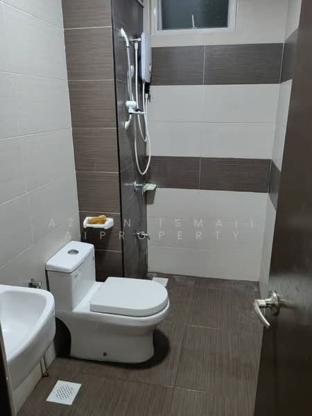 Kondominium untuk Dijual di M Condominium @ Larkin - Azlan Ismail aiproperty - Bathroom - PropertyGuru.com.my