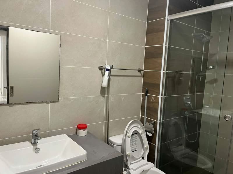 Condominium for Rent at Hillcrest Heights - Jeffrey Yap - Bathroom - PropertyGuru.com.my