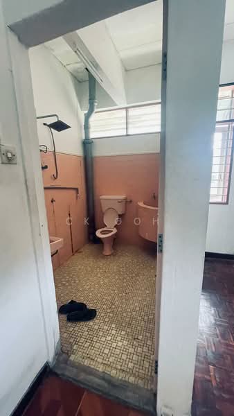 Rumah Berkembar untuk Disewa di Gelugor (Penang) - CK Goh - Bathroom - PropertyGuru.com.my