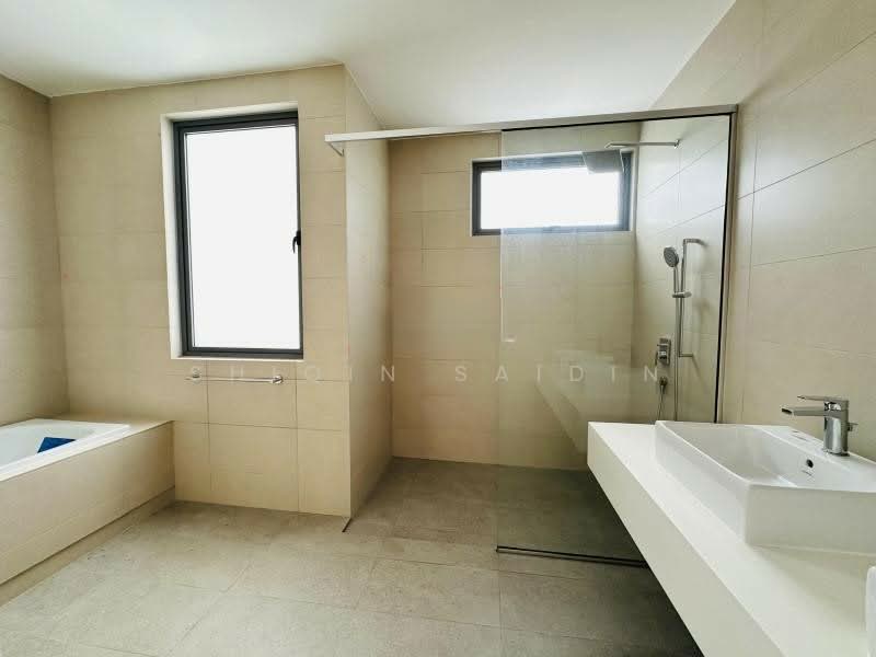 Semi-Detached House for Sale in Kota Kemuning (Shah Alam) - Shiqin Saidin - Bathroom - PropertyGuru.com.my