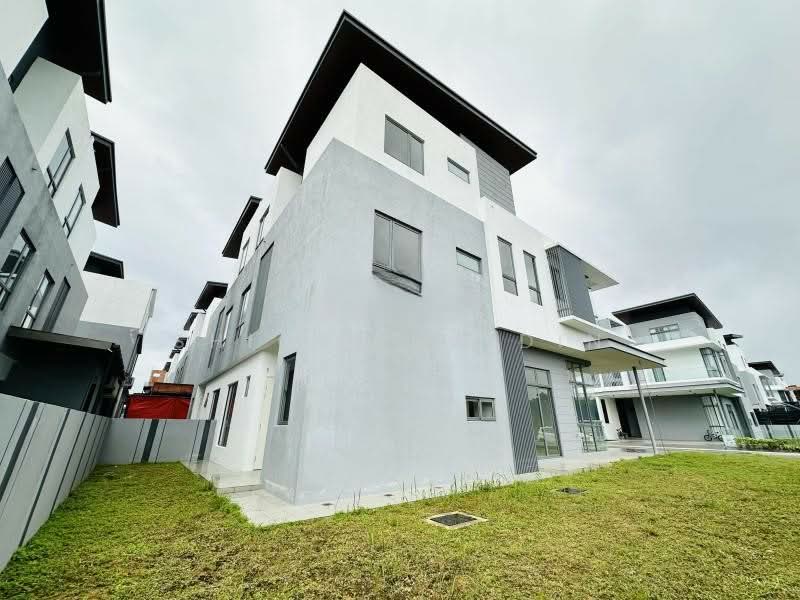 Semi-Detached House for Sale in Kota Kemuning (Shah Alam) - Shiqin Saidin - Exterior - PropertyGuru.com.my