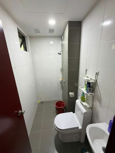 Condominium for Sale at Legendview - Bernard Ong - Bathroom - PropertyGuru.com.my