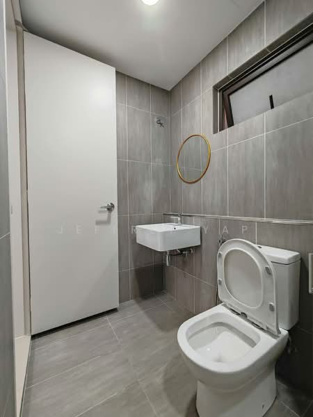 Servis Apartment untuk Disewa di The Pulse Residence - Jeffrey Yap - Bathroom - PropertyGuru.com.my