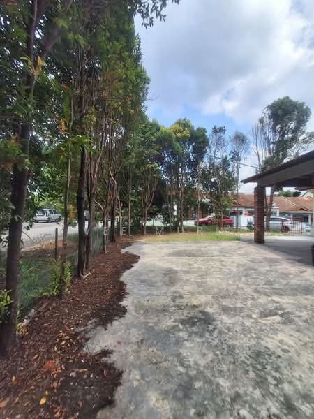 2-storey Terraced House for Sale in Bandar Putra Permai (Seri Kembangan) - Vee Muru - Exterior - PropertyGuru.com.my