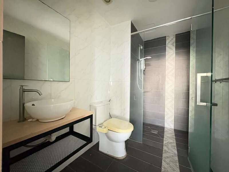 Service Residence for Rent at SOHO @ Empire City - Hailey Lim - Bathroom - PropertyGuru.com.my