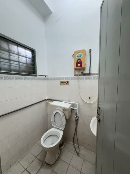 Rumah Teres 1.5 Tingkat untuk Dijual di Kepong Baru (Kepong) - Jay Yong - Bathroom - PropertyGuru.com.my
