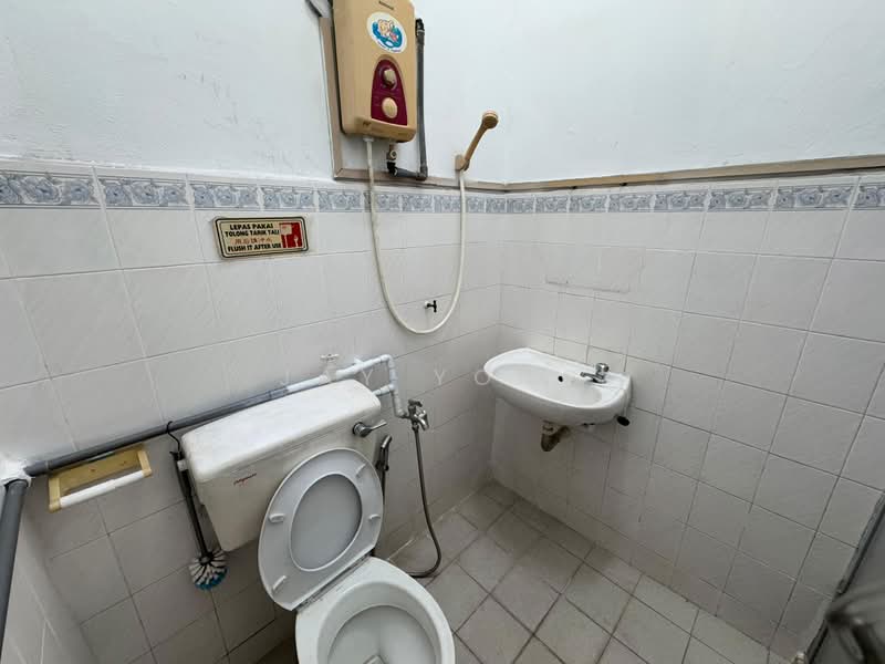 Rumah Teres 1.5 Tingkat untuk Dijual di Kepong Baru (Kepong) - Jay Yong - Bathroom - PropertyGuru.com.my