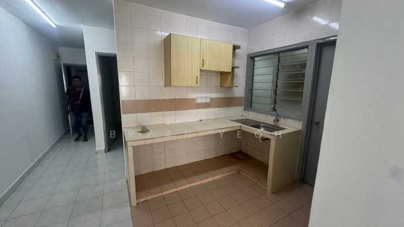 Pangsapuri untuk Dijual di Flora Damansara Apartment - Bryan Yeoh - Kitchen - PropertyGuru.com.my