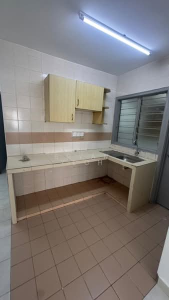 Pangsapuri untuk Dijual di Flora Damansara Apartment - Bryan Yeoh - Kitchen - PropertyGuru.com.my