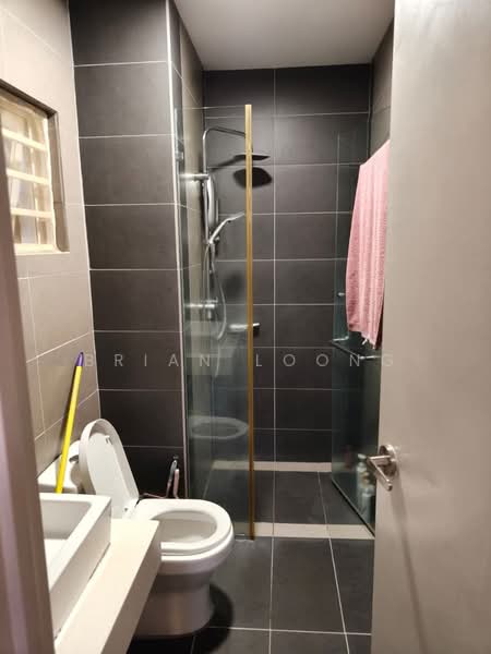Servis Apartment untuk Dijual di Sentrio Pandan - Brian Loong - Bathroom - PropertyGuru.com.my