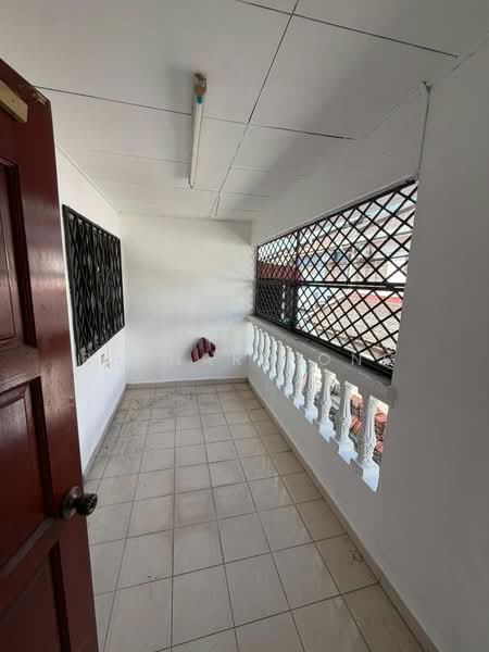 Rumah Teres 2 Tingkat untuk Dijual di Taman Velox (Rawang) - Bernard Ong - Balcony - PropertyGuru.com.my