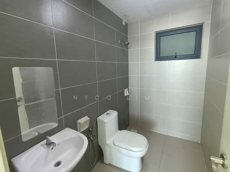 Kondominium untuk Disewa di Skyvilla @ D'Island - Nyco Lim - Bathroom - PropertyGuru.com.my
