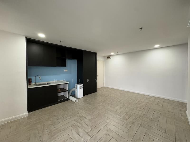 Service Residence for Rent at SOHO @ Empire City - Hailey Lim - Living & Kitchen Area - PropertyGuru.com.my