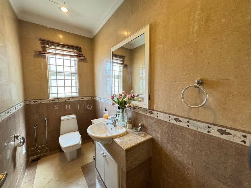Bungalow for Sale in Bukit Jelutong (Shah Alam) - Shiqin Saidin - Bathroom - PropertyGuru.com.my