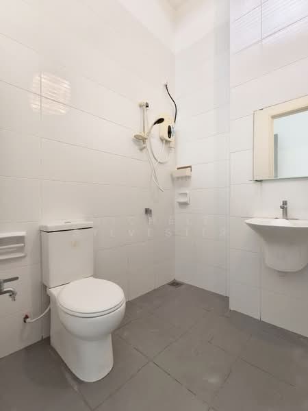 Terraced House for Sale in Johor Bahru (Johor) - Michele Sylvester - Bathroom - PropertyGuru.com.my