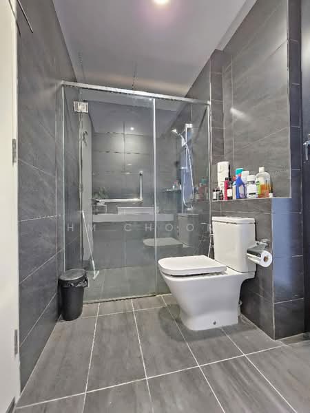 Servis Apartment untuk Dijual di NOVUM - HM Choong - Bathroom - PropertyGuru.com.my