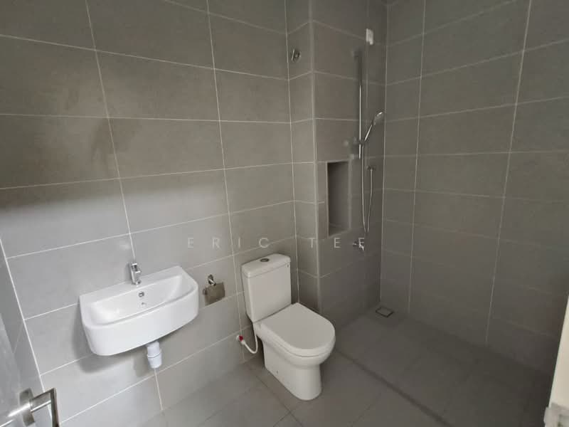 Rumah Teres 2 Tingkat untuk Dijual di Bandar Seri Alam (Masai) - Eric Tee - Bathroom - PropertyGuru.com.my