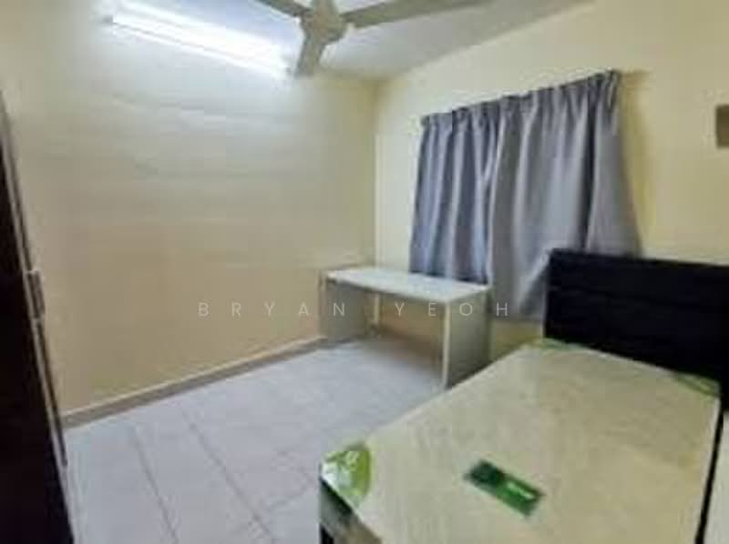 Pangsapuri untuk Dijual di Flora Damansara Apartment - Bryan Yeoh - Bedroom - PropertyGuru.com.my