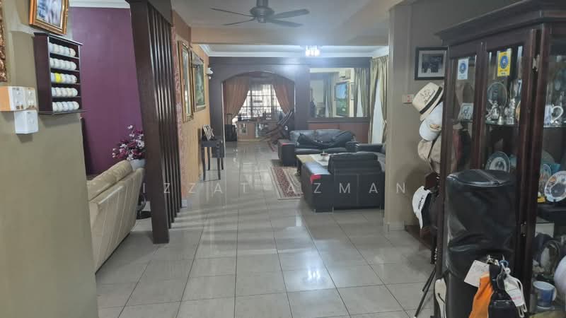 Bungalow for Sale in Tok Sira (Kuantan) - Izzat Azman - Living Room - PropertyGuru.com.my
