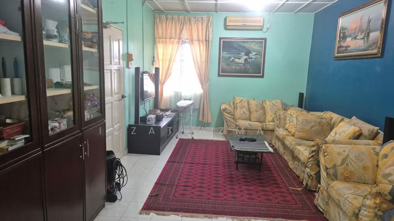 Bungalow for Sale in Tok Sira (Kuantan) - Izzat Azman - Living Room - PropertyGuru.com.my