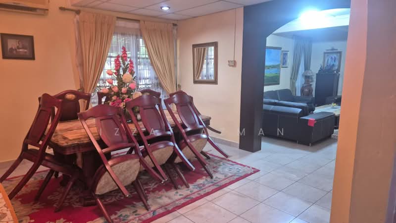 Bungalow for Sale in Tok Sira (Kuantan) - Izzat Azman - Dining Room - PropertyGuru.com.my