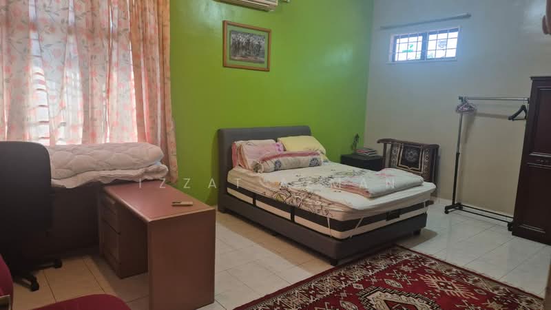 Bungalow for Sale in Tok Sira (Kuantan) - Izzat Azman - Bedroom - PropertyGuru.com.my