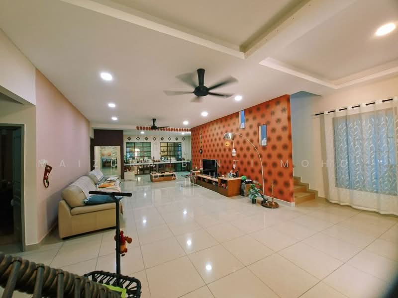 Bungalow House for Sale in Bandar Warisan Puteri (Ampangan) - Maizura binti Mohd Darus - Living Room - PropertyGuru.com.my
