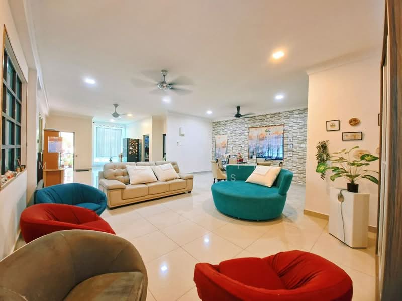 Bungalow House for Sale in Bandar Warisan Puteri (Ampangan) - Maizura binti Mohd Darus - Living Room - PropertyGuru.com.my