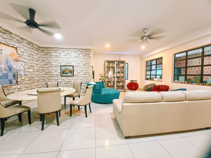 Bungalow House for Sale in Bandar Warisan Puteri (Ampangan) - Maizura binti Mohd Darus - Living Room - PropertyGuru.com.my