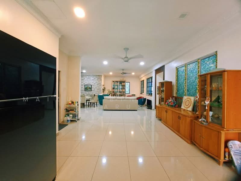 Bungalow House for Sale in Bandar Warisan Puteri (Ampangan) - Maizura binti Mohd Darus - Living Room - PropertyGuru.com.my