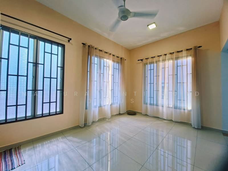 Bungalow House for Sale in Bandar Warisan Puteri (Ampangan) - Maizura binti Mohd Darus - Living Room - PropertyGuru.com.my