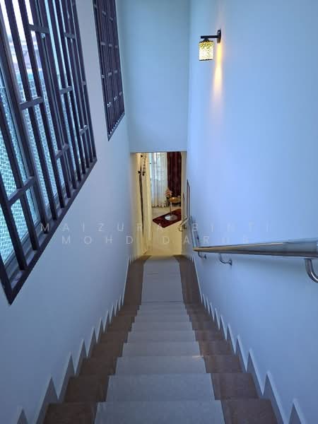 Bungalow House for Sale in Bandar Warisan Puteri (Ampangan) - Maizura binti Mohd Darus - Interior - PropertyGuru.com.my