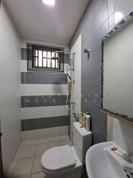 Bungalow House for Sale in Bandar Warisan Puteri (Ampangan) - Maizura binti Mohd Darus - Bathroom - PropertyGuru.com.my