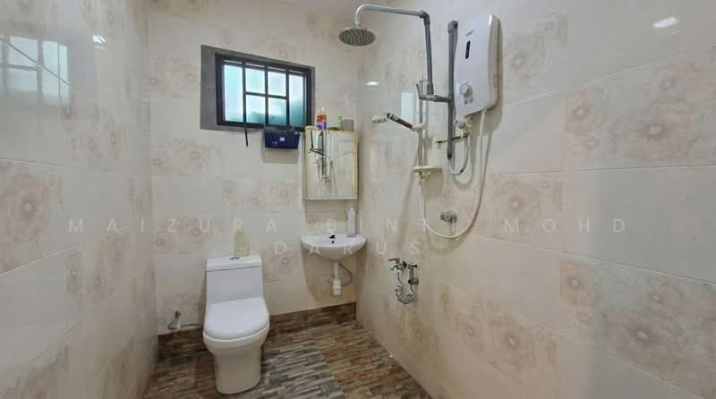 Bungalow House for Sale in Bandar Warisan Puteri (Ampangan) - Maizura binti Mohd Darus - Bathroom - PropertyGuru.com.my