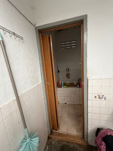 Rumah Teres 1 Tingkat untuk Dijual di Desa Jaya Kepong (Kepong) - Sean Yong - Bathroom - PropertyGuru.com.my