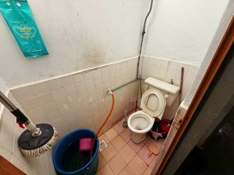 Rumah Teres 1 Tingkat untuk Dijual di Desa Jaya Kepong (Kepong) - Sean Yong - Bathroom - PropertyGuru.com.my
